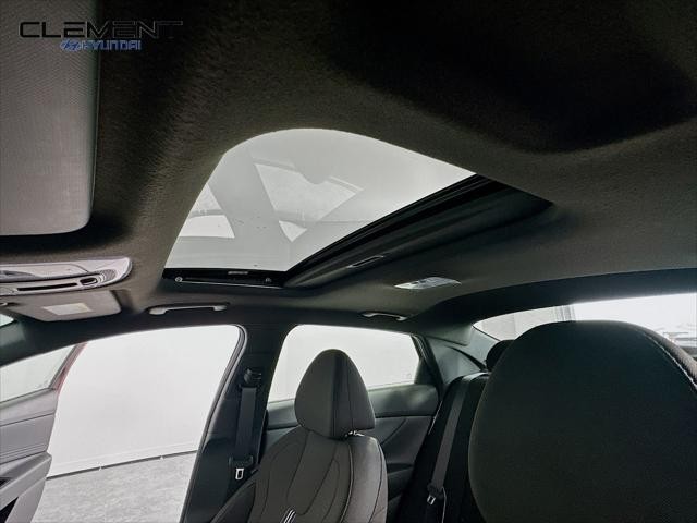 Hyundai Elantra Vehicle Image 22