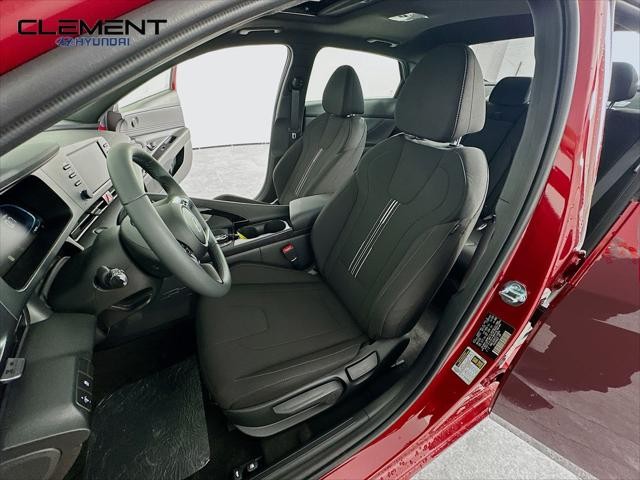 Hyundai Elantra Vehicle Image 26