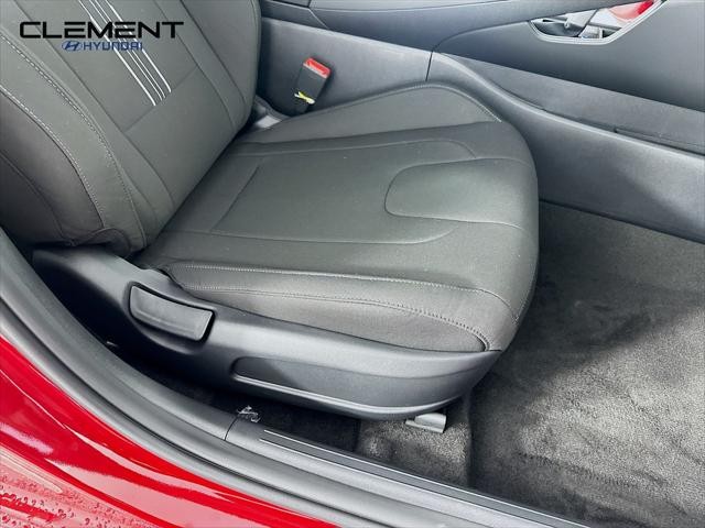 Hyundai Elantra Vehicle Image 29