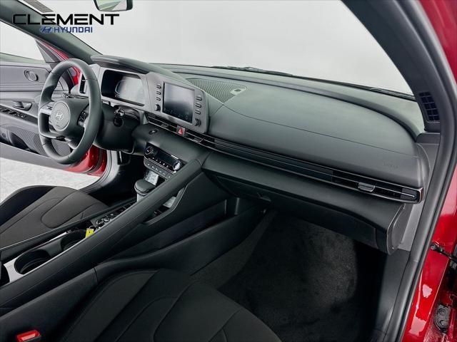 Hyundai Elantra Vehicle Image 30