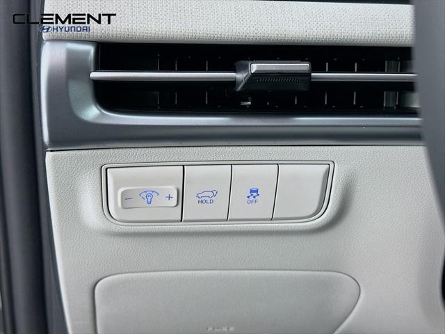 Hyundai Tucson Vehicle Full-screen Gallery Image 12