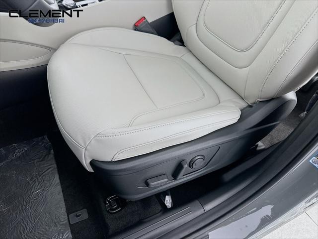 Hyundai Tucson Vehicle Full-screen Gallery Image 25