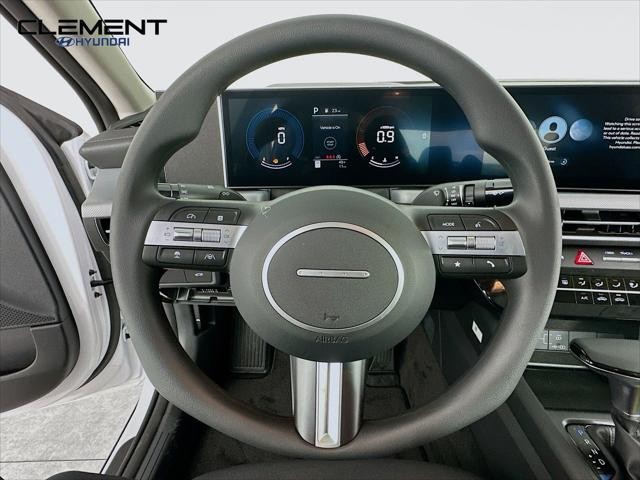 Hyundai Sonata Vehicle Full-screen Gallery Image 13