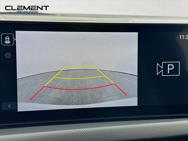 Hyundai Sonata Vehicle Full-screen Gallery Image 18