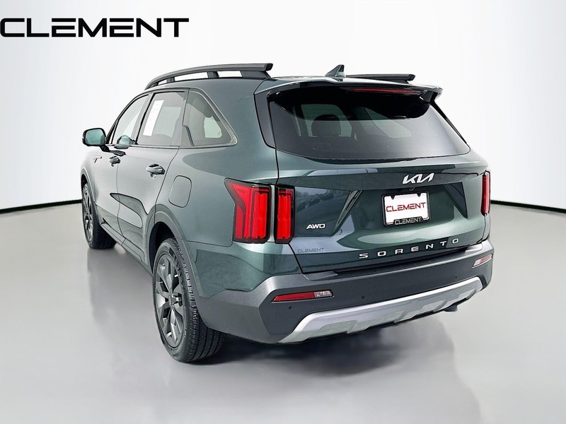 Kia Sorento Vehicle Full-screen Gallery Image 8