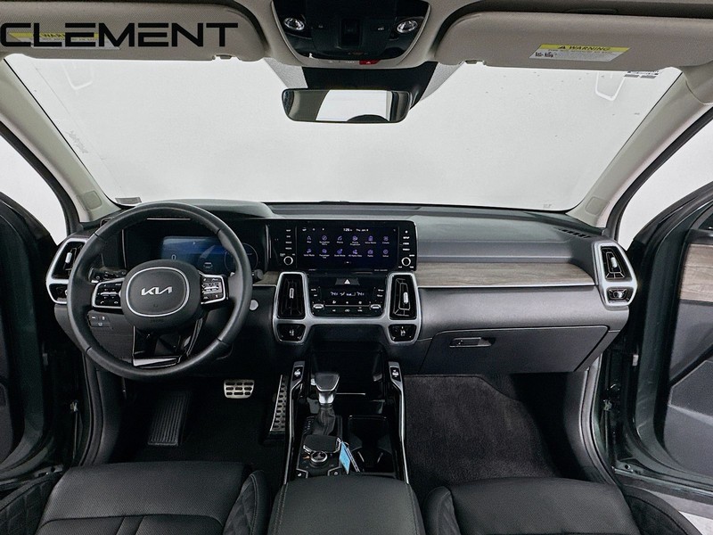 Kia Sorento Vehicle Full-screen Gallery Image 11