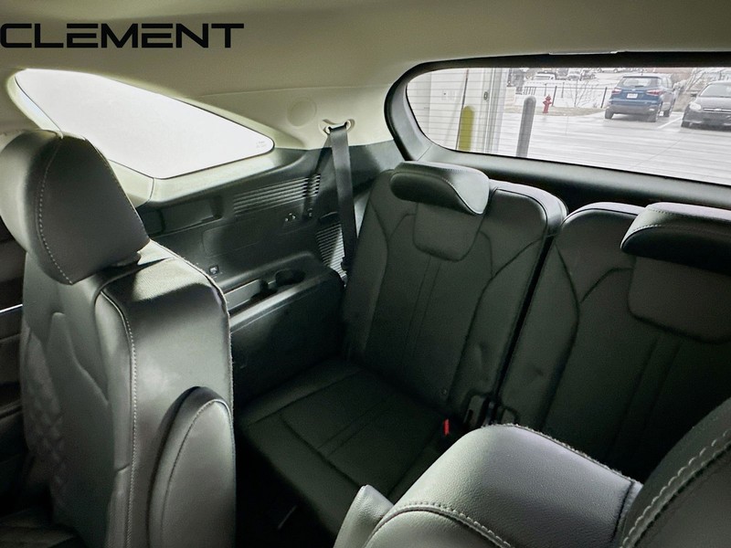 Kia Sorento Vehicle Full-screen Gallery Image 34