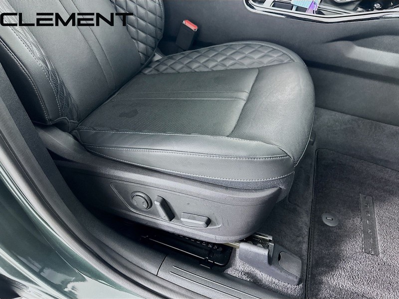 Kia Sorento Vehicle Full-screen Gallery Image 35