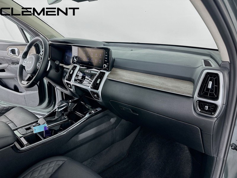 Kia Sorento Vehicle Full-screen Gallery Image 36