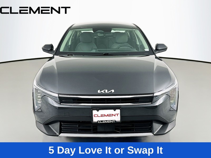 Kia K4 Vehicle Full-screen Gallery Image 2