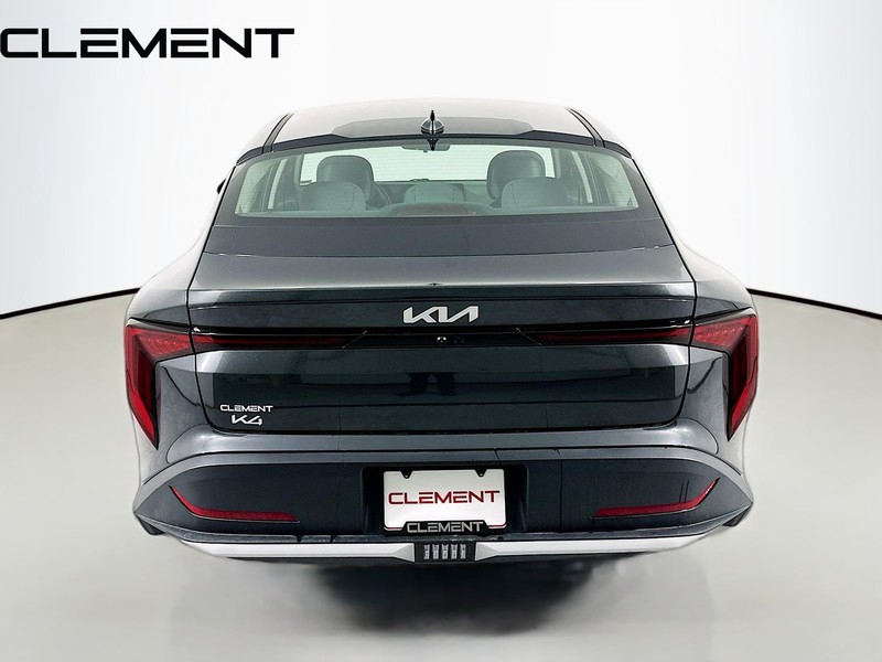 Kia K4 Vehicle Full-screen Gallery Image 7