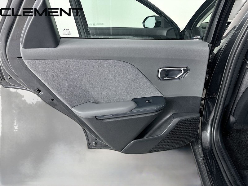 Kia K4 Vehicle Full-screen Gallery Image 28