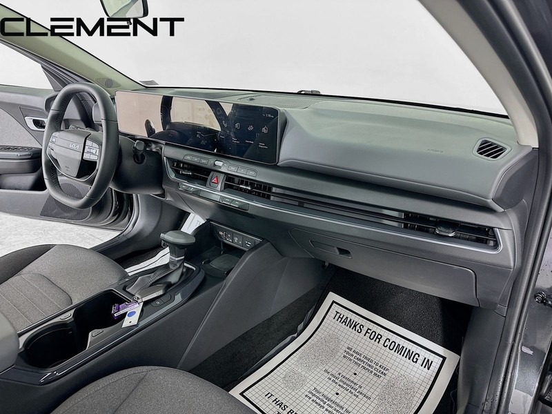 Kia K4 Vehicle Full-screen Gallery Image 32