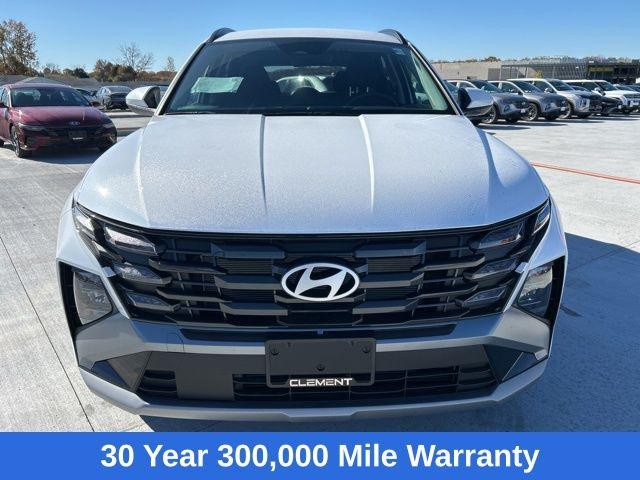 Hyundai Tucson Vehicle Full-screen Gallery Image 2