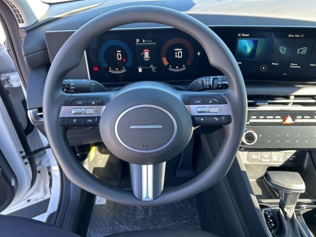 Hyundai Tucson Vehicle Full-screen Gallery Image 11