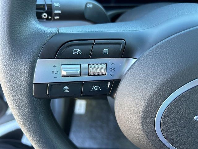 Hyundai Tucson Vehicle Full-screen Gallery Image 13