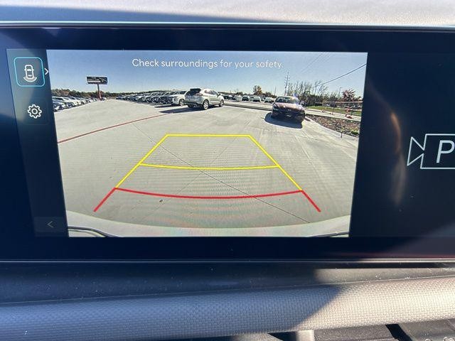 Hyundai Tucson Vehicle Full-screen Gallery Image 16