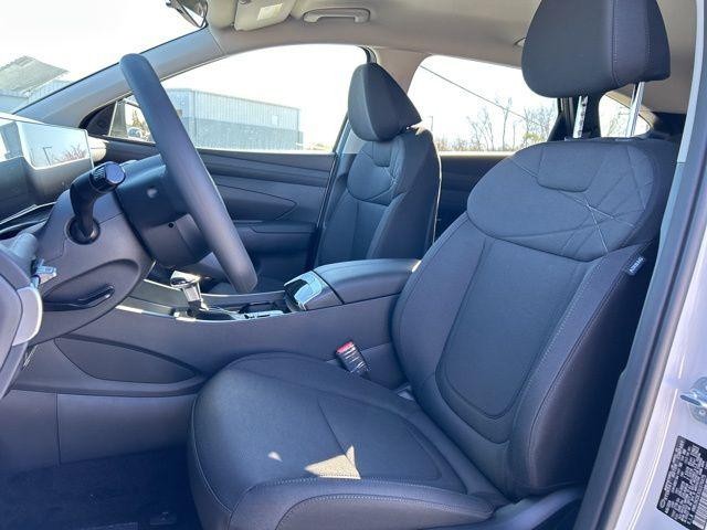 Hyundai Tucson Vehicle Full-screen Gallery Image 23