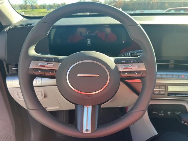 Hyundai Kona Vehicle Full-screen Gallery Image 13