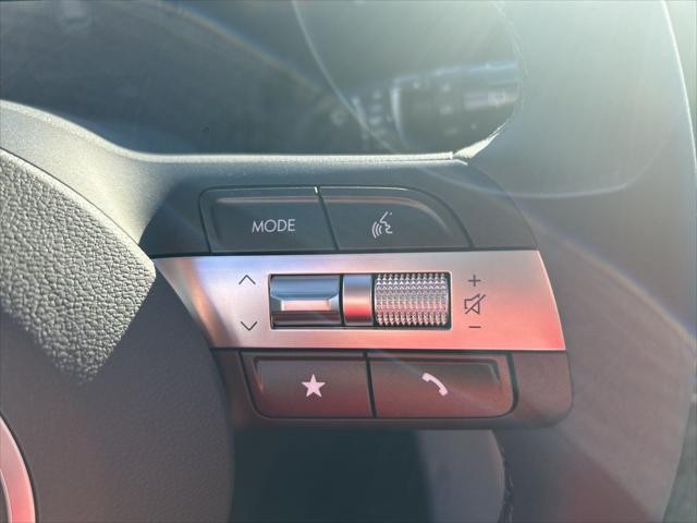 Hyundai Kona Vehicle Full-screen Gallery Image 15