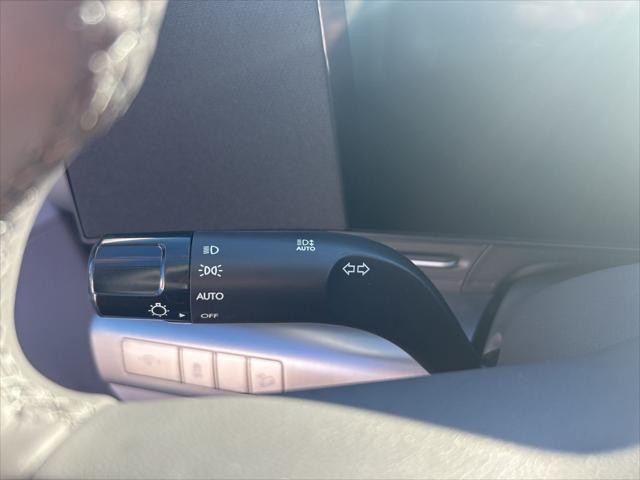 Hyundai Kona Vehicle Full-screen Gallery Image 16