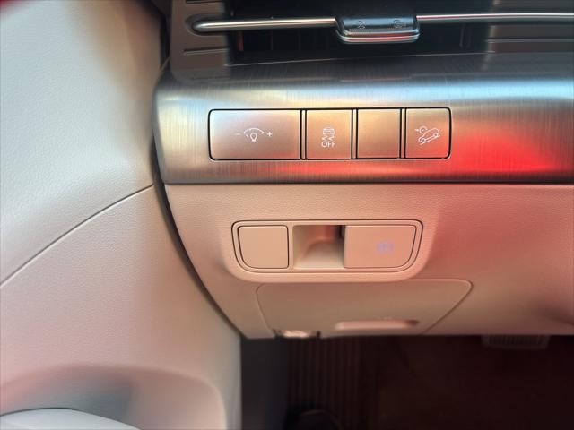 Hyundai Kona Vehicle Full-screen Gallery Image 25