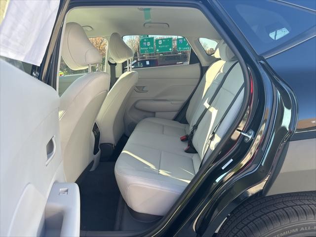 Hyundai Kona Vehicle Full-screen Gallery Image 33