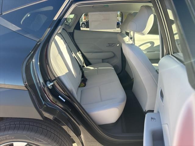 Hyundai Kona Vehicle Full-screen Gallery Image 36