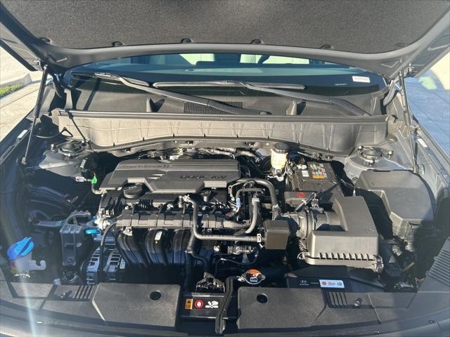 Hyundai Kona Vehicle Full-screen Gallery Image 42