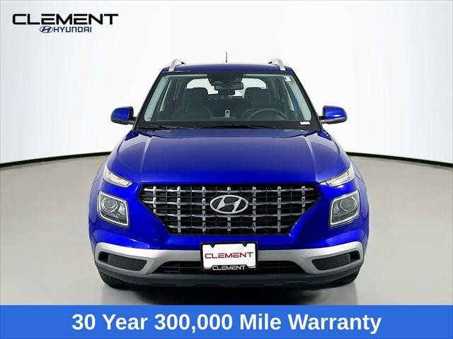 Hyundai Venue Vehicle Full-screen Gallery Image 2