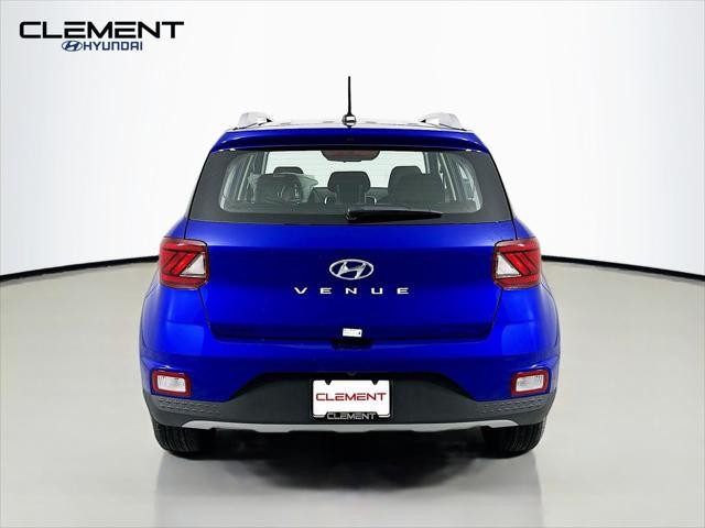 Hyundai Venue Vehicle Full-screen Gallery Image 7