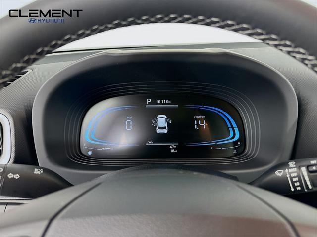 Hyundai Venue Vehicle Full-screen Gallery Image 16
