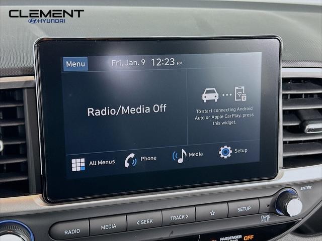 Hyundai Venue Vehicle Full-screen Gallery Image 17