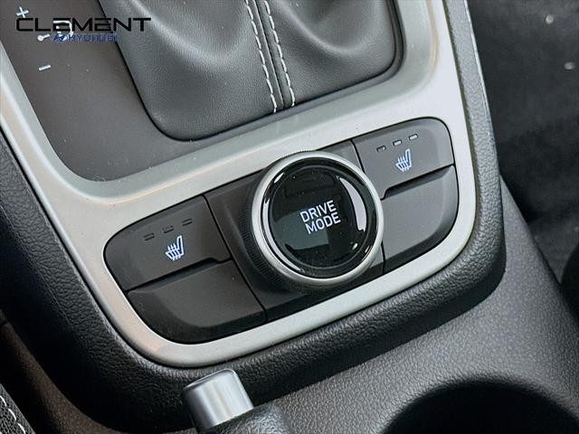 Hyundai Venue Vehicle Full-screen Gallery Image 20