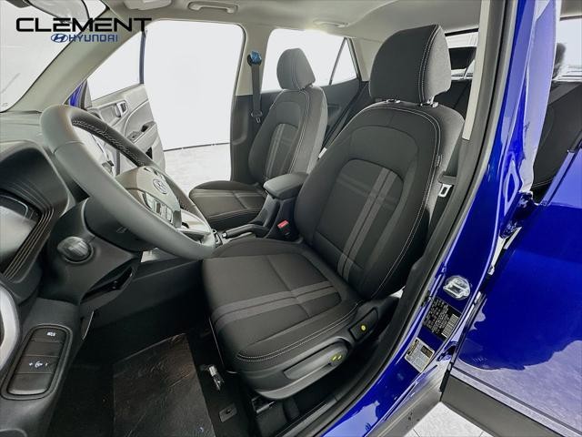 Hyundai Venue Vehicle Full-screen Gallery Image 26