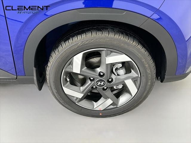 Hyundai Venue Vehicle Full-screen Gallery Image 32