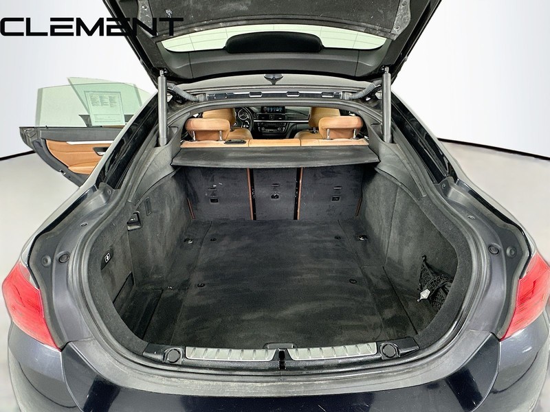 BMW 4 Series Vehicle Full-screen Gallery Image 09