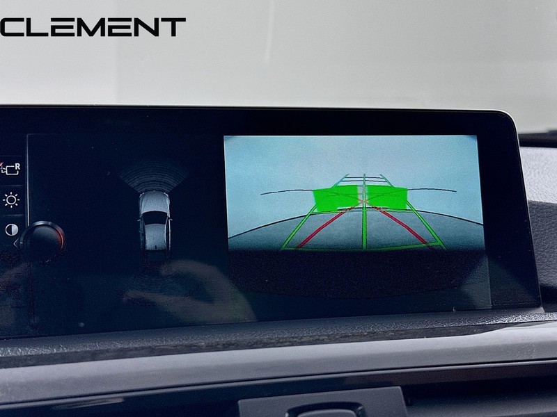 BMW 4 Series Vehicle Full-screen Gallery Image 19