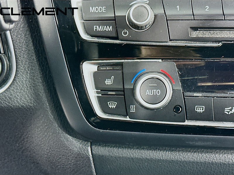 BMW 4 Series Vehicle Full-screen Gallery Image 22