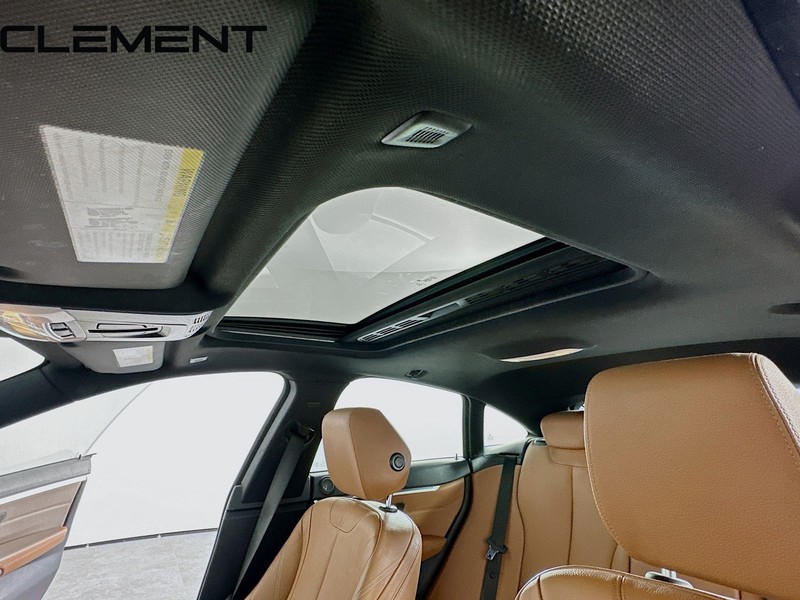 BMW 4 Series Vehicle Full-screen Gallery Image 24