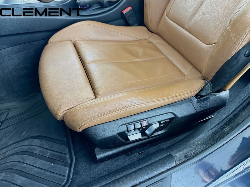 BMW 4 Series Vehicle Full-screen Gallery Image 29