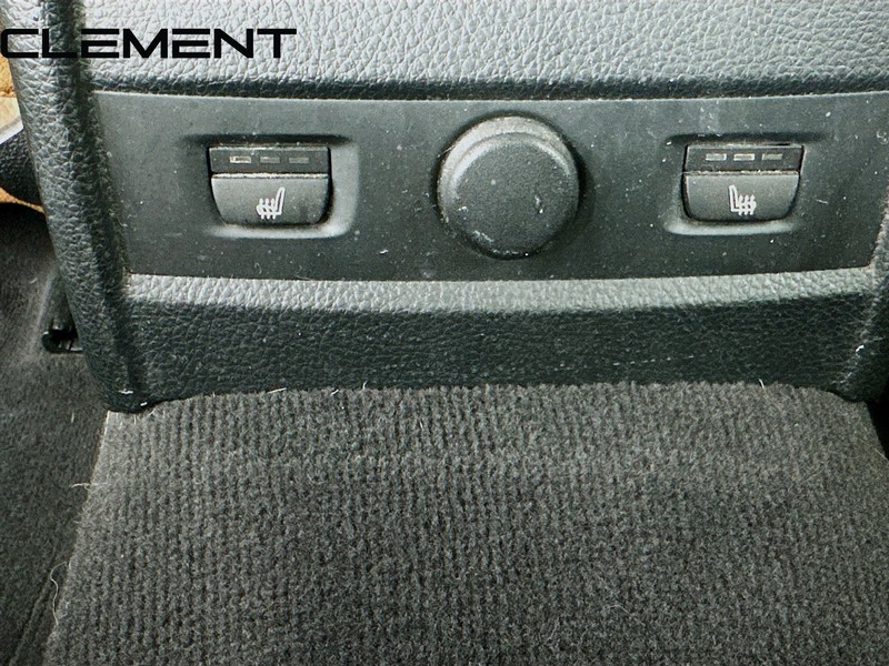 BMW 4 Series Vehicle Full-screen Gallery Image 34