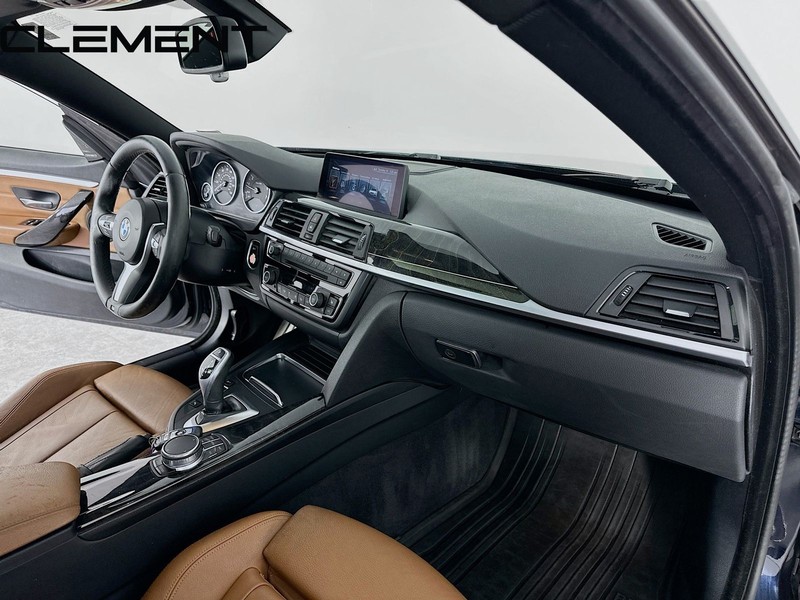 BMW 4 Series Vehicle Full-screen Gallery Image 36
