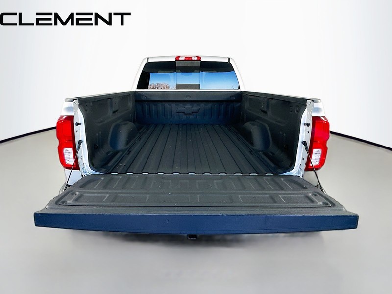 Chevrolet Silverado 1500 Vehicle Full-screen Gallery Image 09