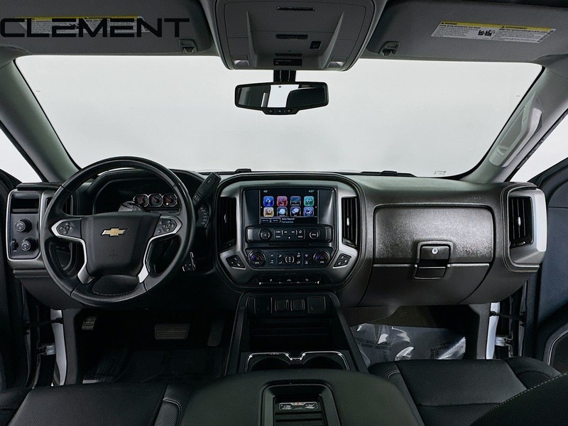 Chevrolet Silverado 1500 Vehicle Full-screen Gallery Image 11