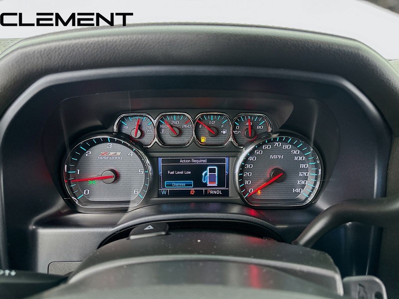 Chevrolet Silverado 1500 Vehicle Full-screen Gallery Image 17