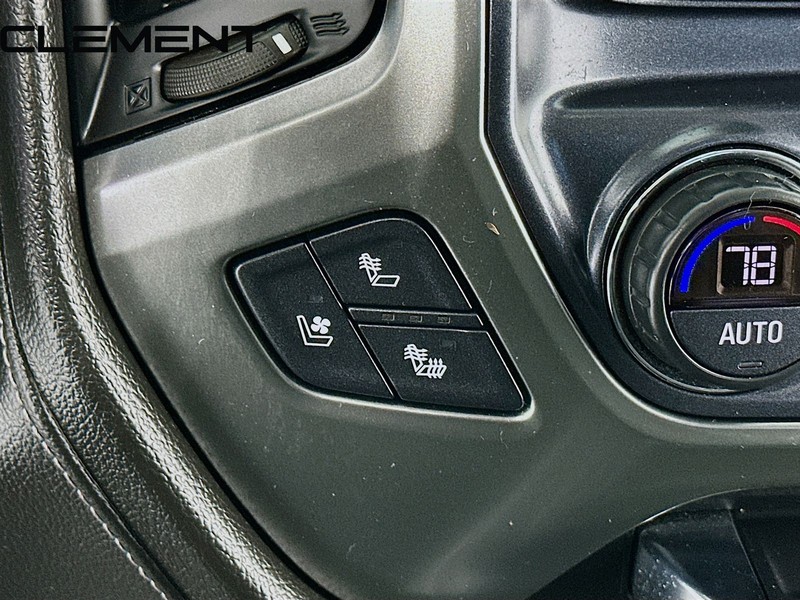 Chevrolet Silverado 1500 Vehicle Full-screen Gallery Image 22