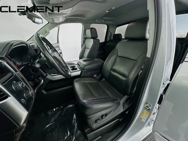 Chevrolet Silverado 1500 Vehicle Full-screen Gallery Image 28