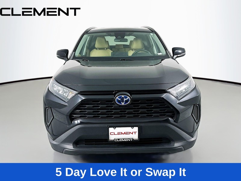 Toyota RAV4 Vehicle Full-screen Gallery Image 2