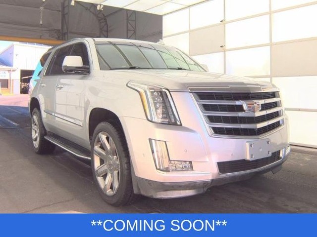 Cadillac Escalade Vehicle Full-screen Gallery Image 02